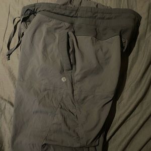 women lululemon pants size 12 ,similiar to the dance studio cargos.